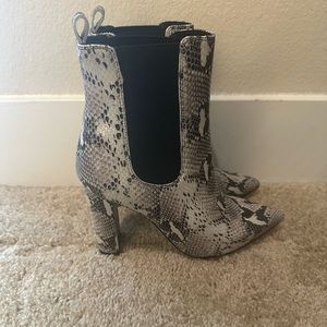Tony Bianca Snake Boots
